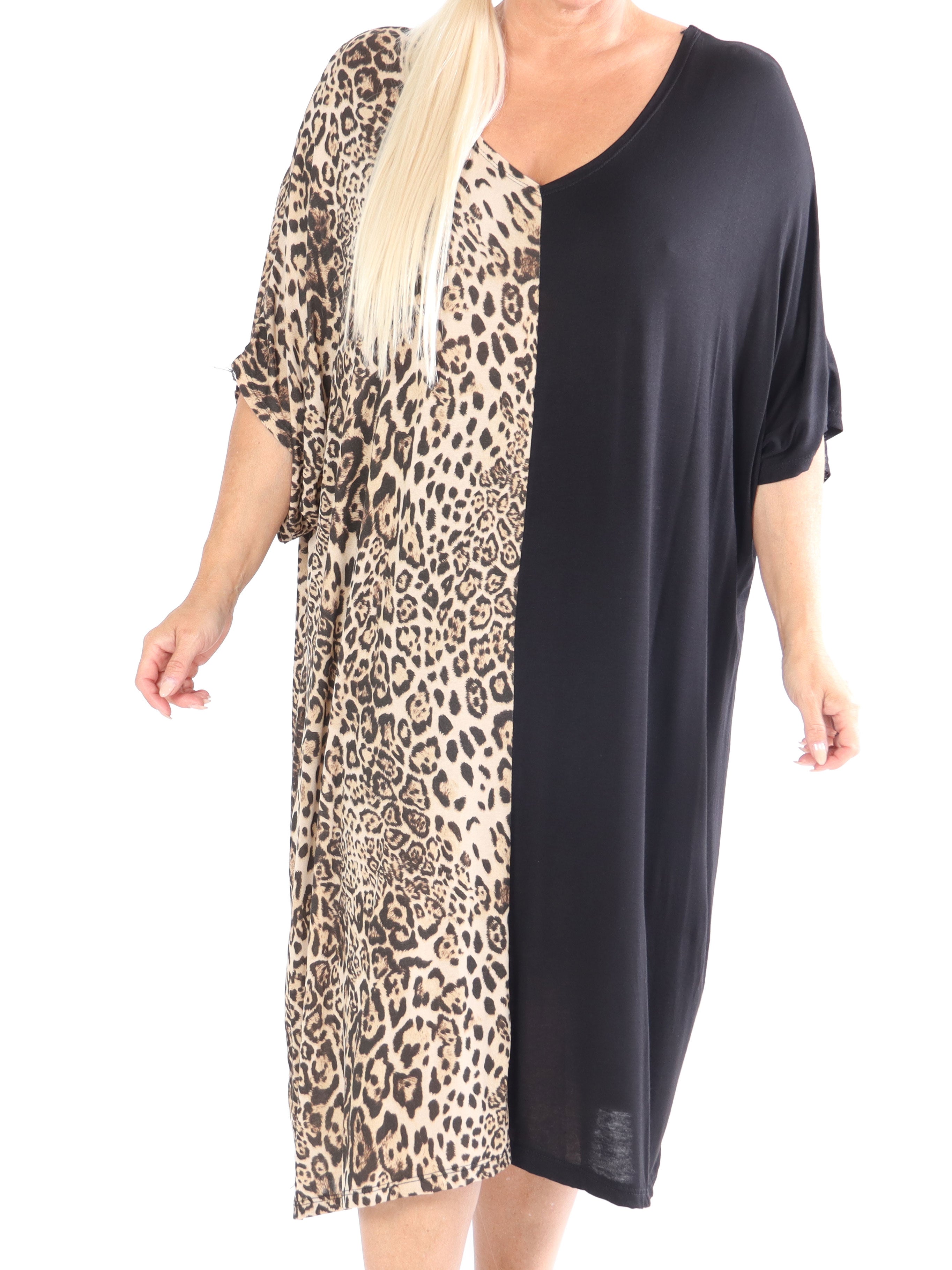 Evie - Sort plus size kjole med leopardprint